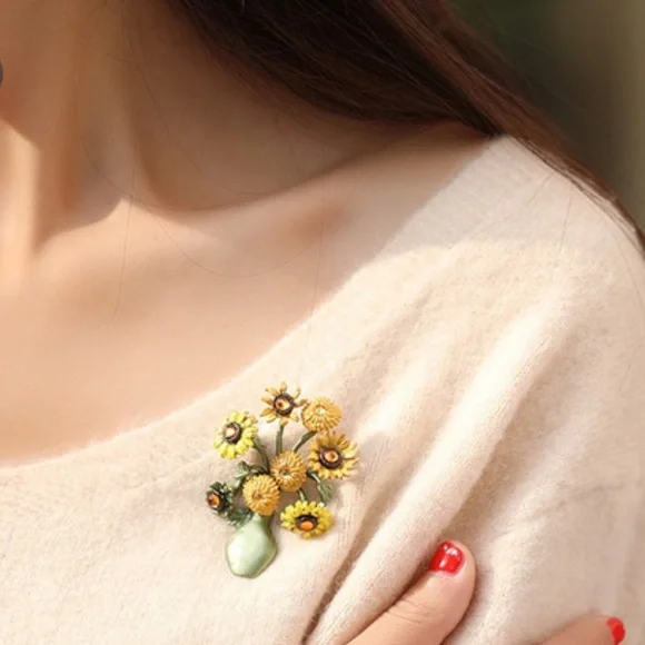Yellow Sunflowers in Vase Brooch NWT Van Gogh Inspired - Picture 4 of 4